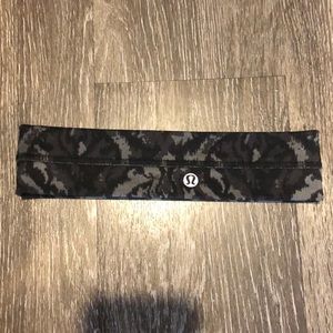 Lululemon camo headband